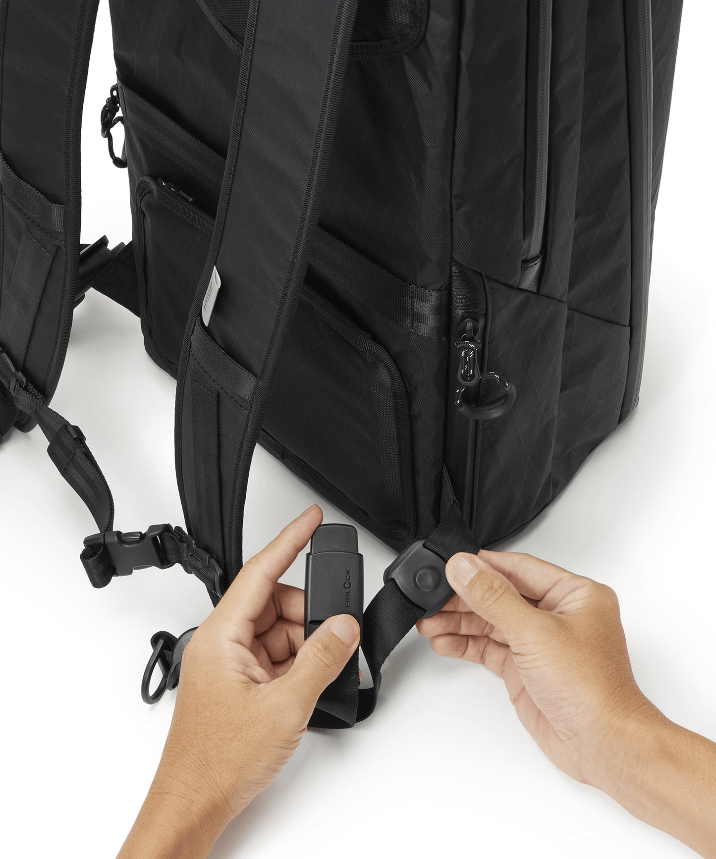 URBAN EXPLORER PRO BLACK X-pac® - CARRY THINGS