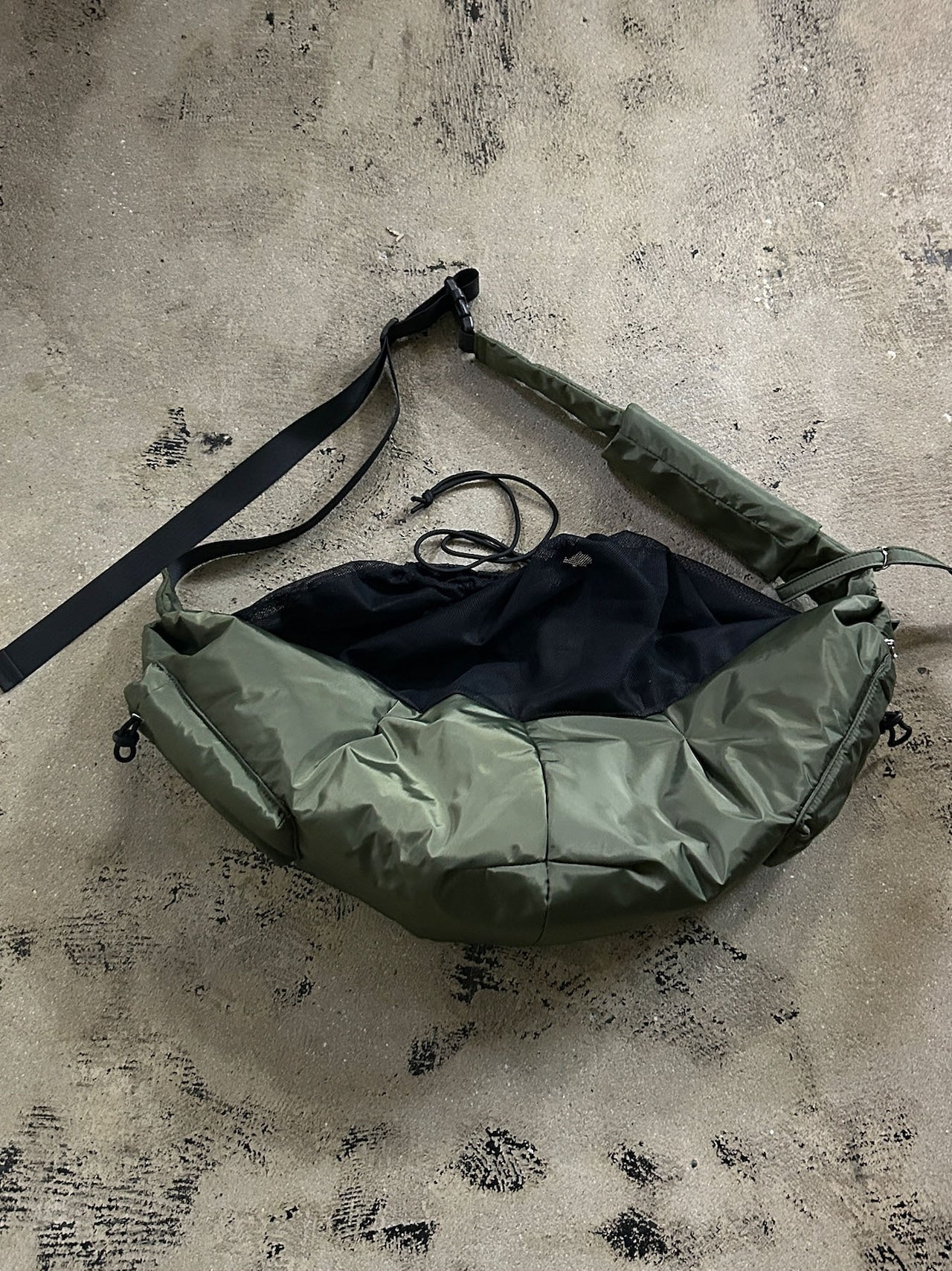PET PUFF SLING - CARRY THINGS