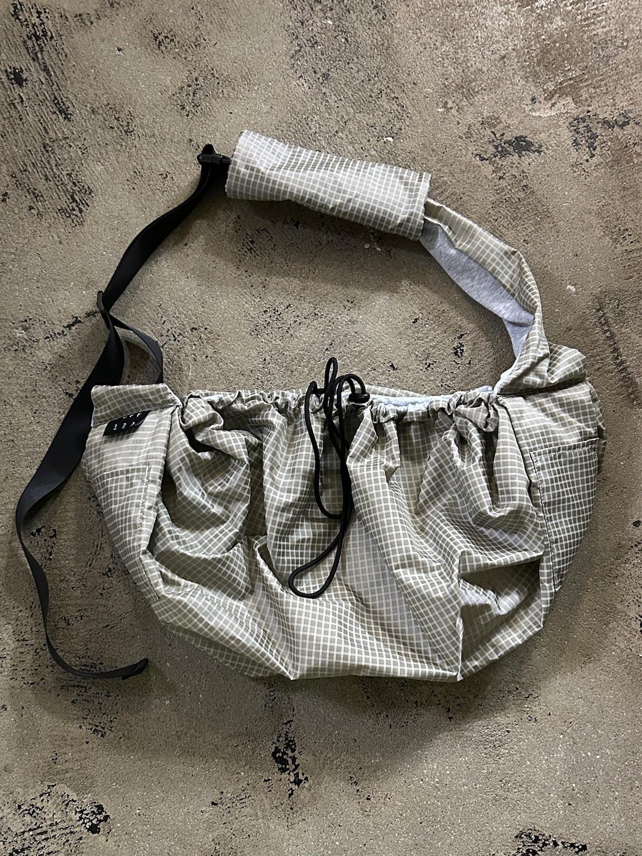PET REVERSIBLE SLING - CARRY THINGS