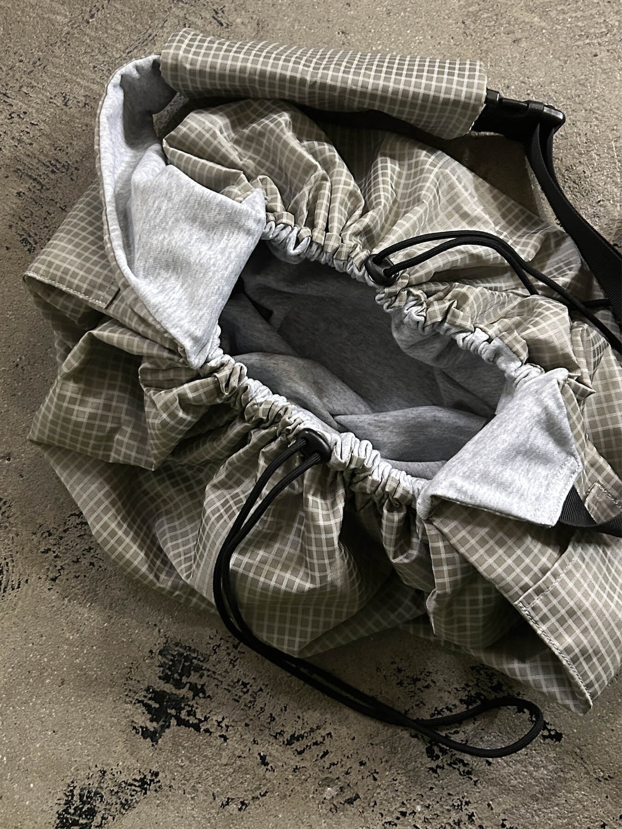 PET REVERSIBLE SLING - CARRY THINGS