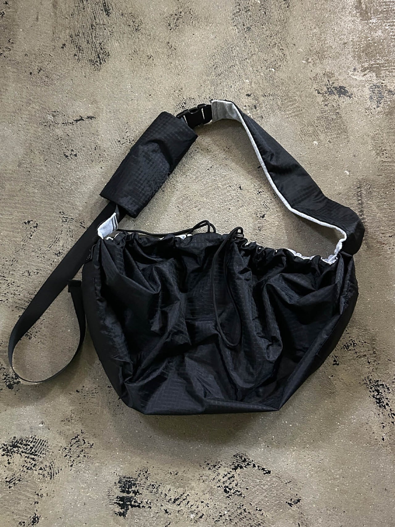 PET REVERSIBLE SLING - CARRY THINGS