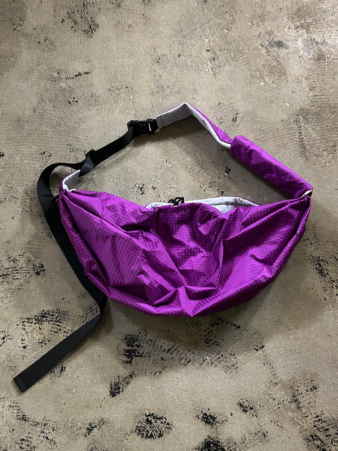 PET REVERSIBLE SLING - CARRY THINGS