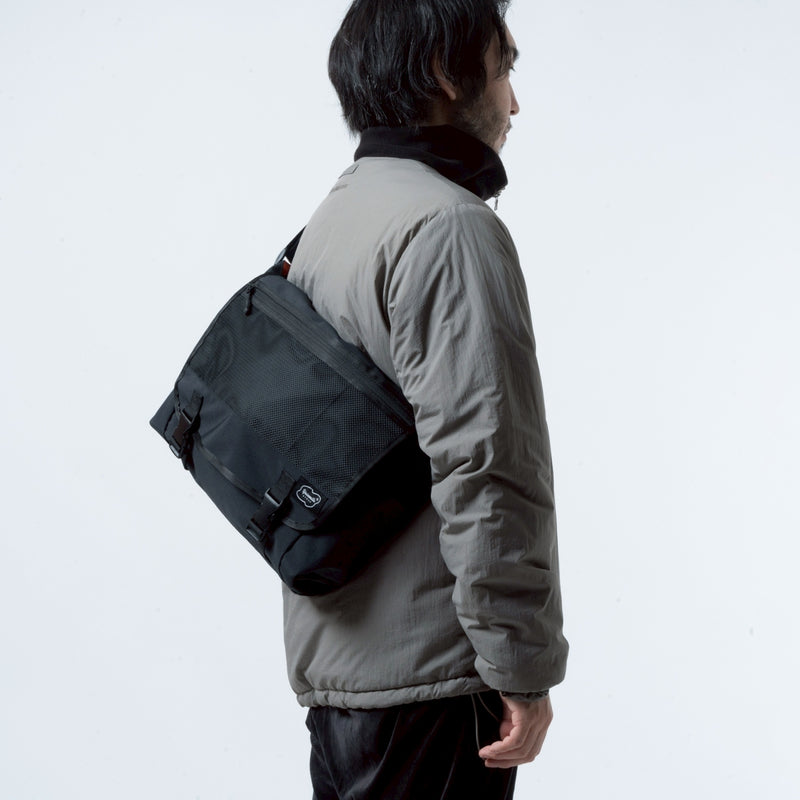 EXPANDER  MESSENGER BAG