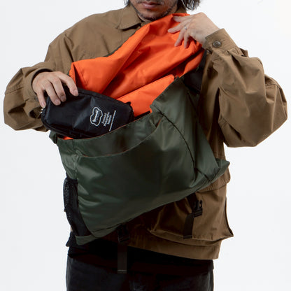 EXPANDER  MESSENGER BAG - CARRY THINGS