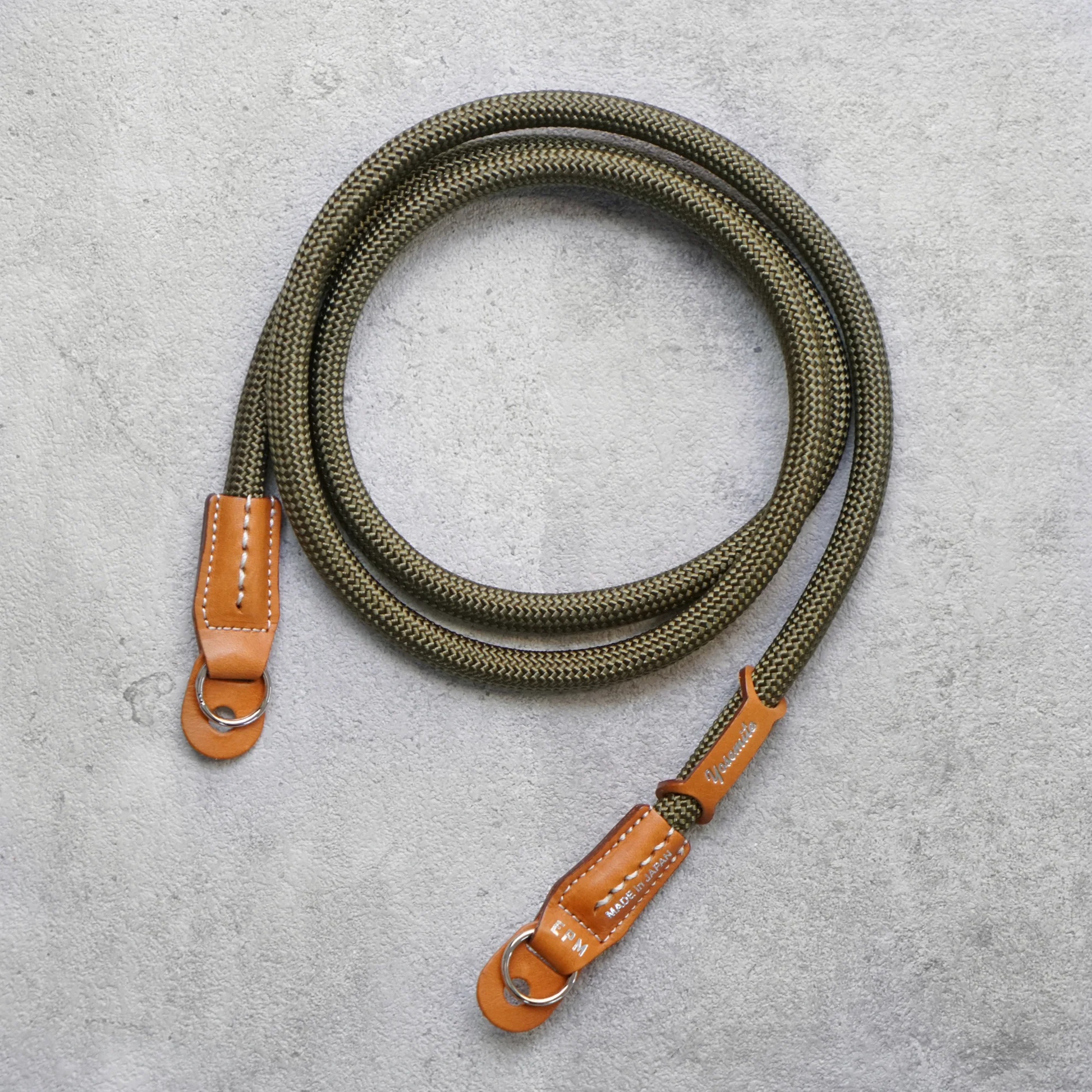CAMERA STRAP - CARRY THINGS