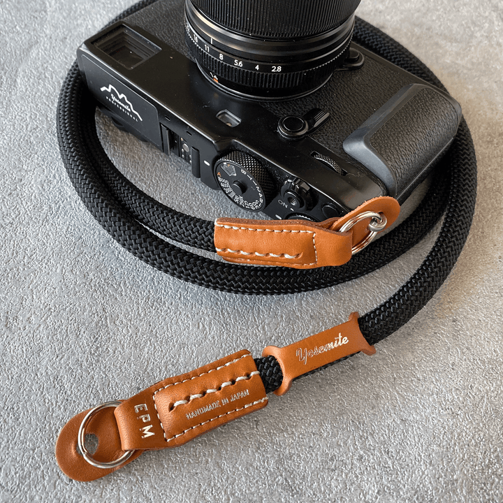 CAMERA STRAP - HUNTER BLACK
