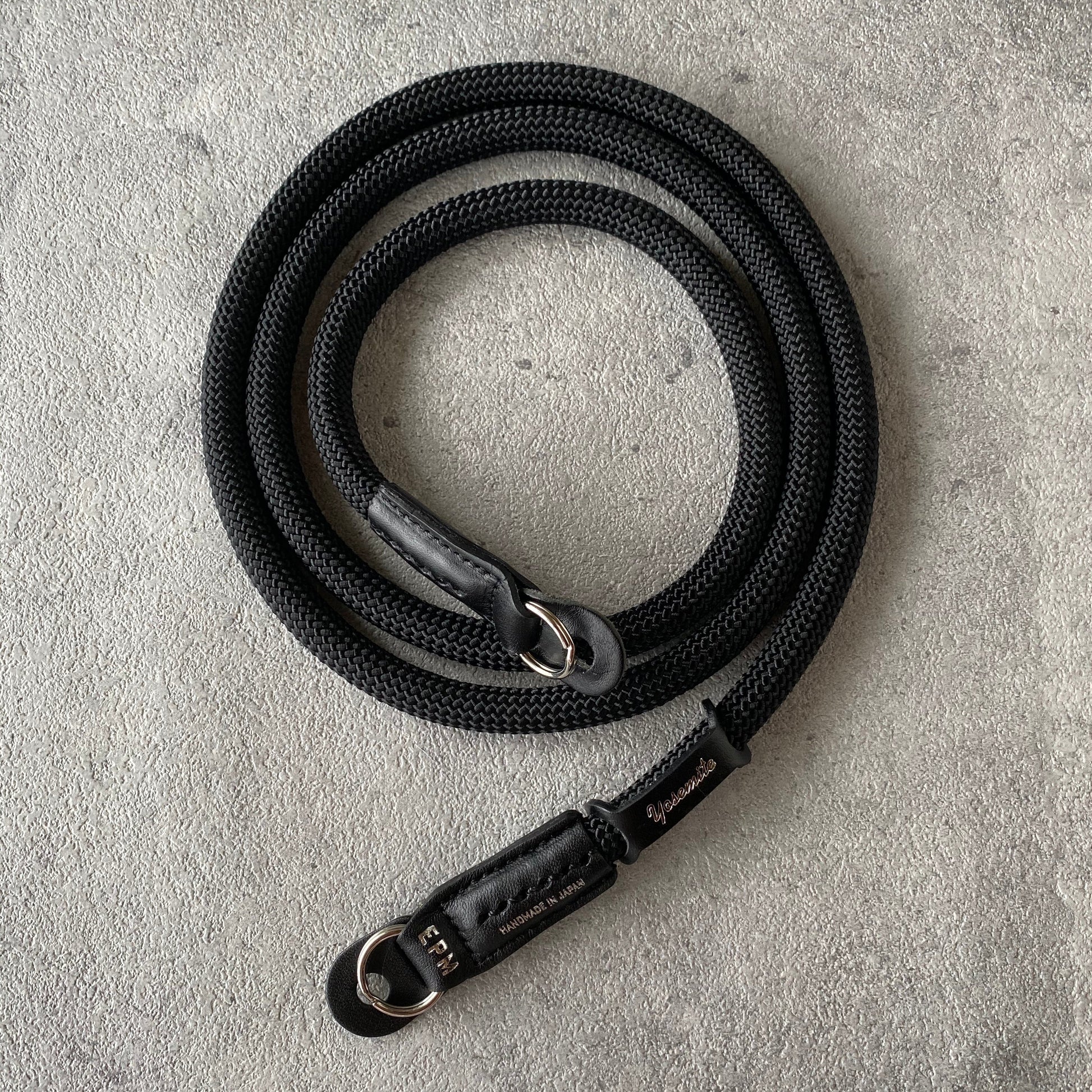CAMERA STRAP - CARRY THINGS