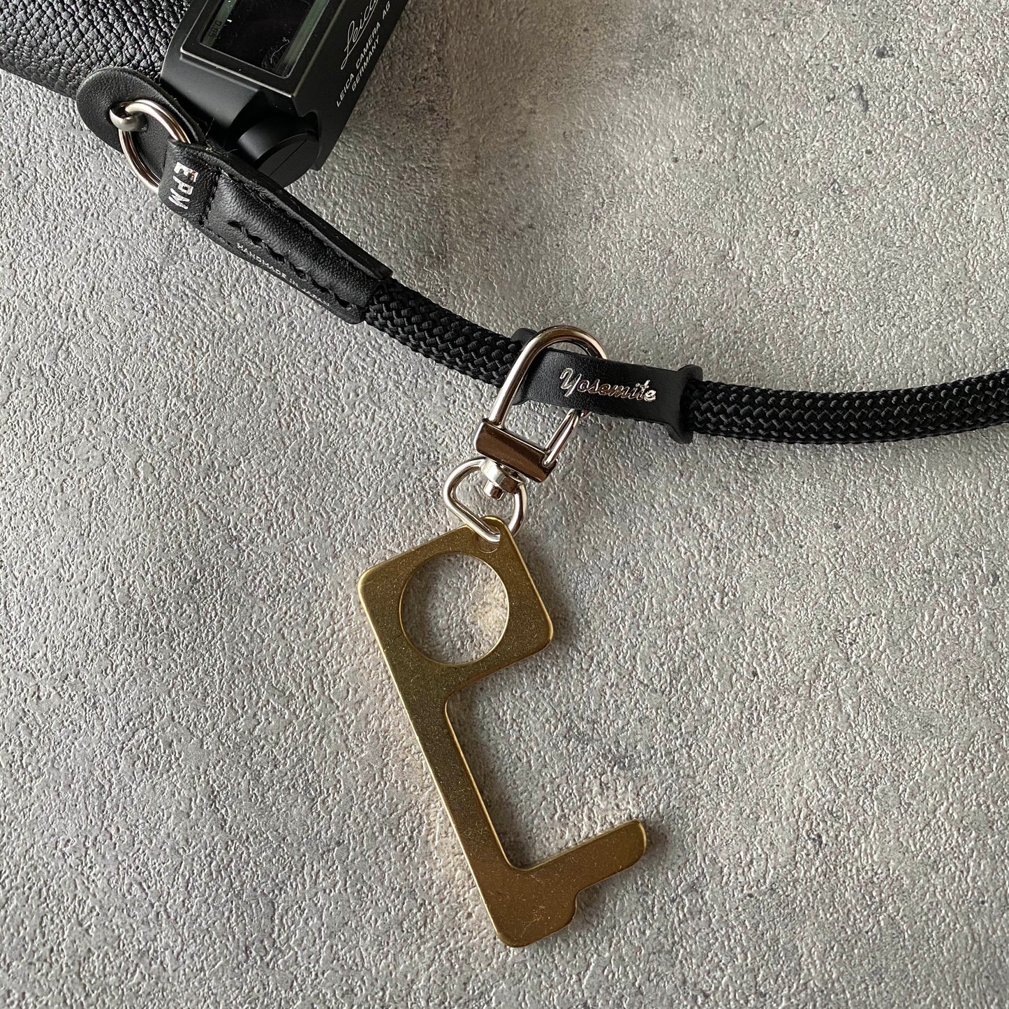 CAMERA STRAP - CARRY THINGS