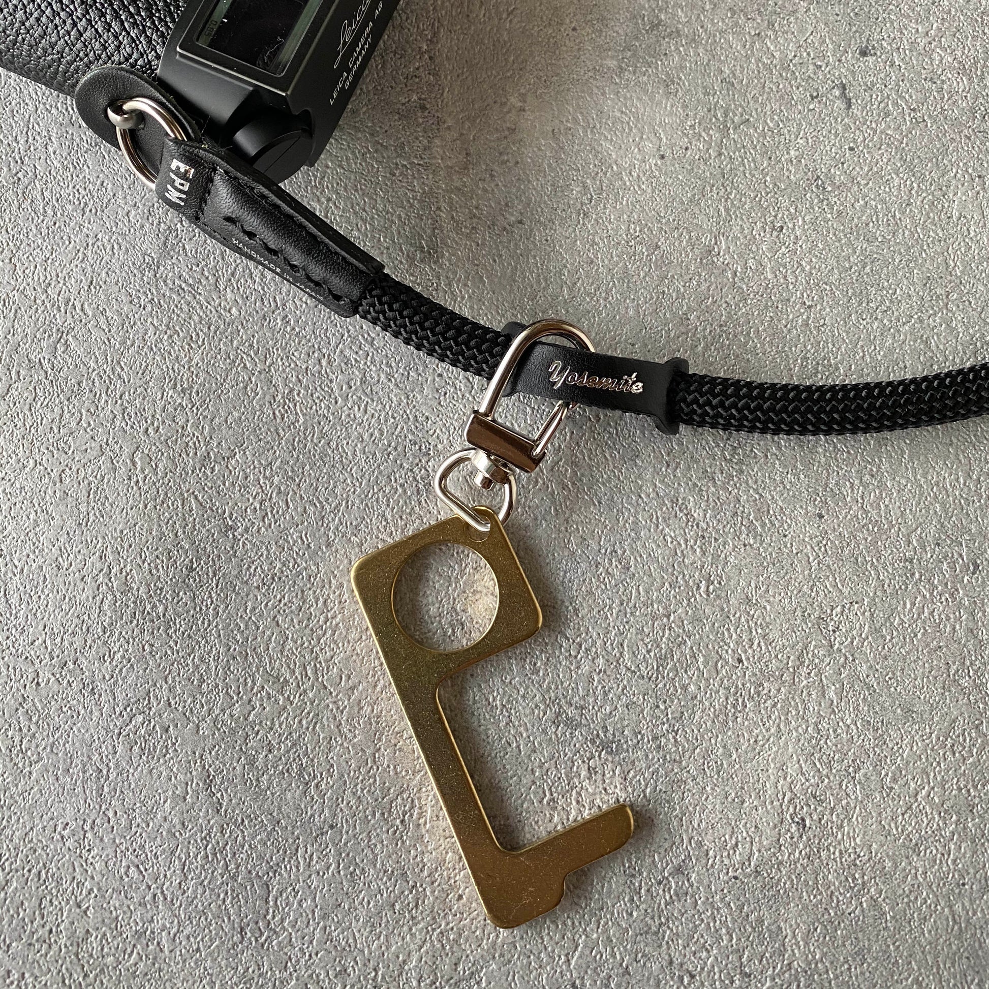 CAMERA STRAP - CARRY THINGS